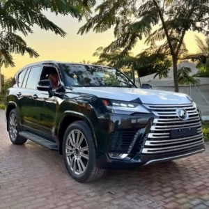 Lexus L X 600-7