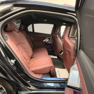 BMW 740i-7